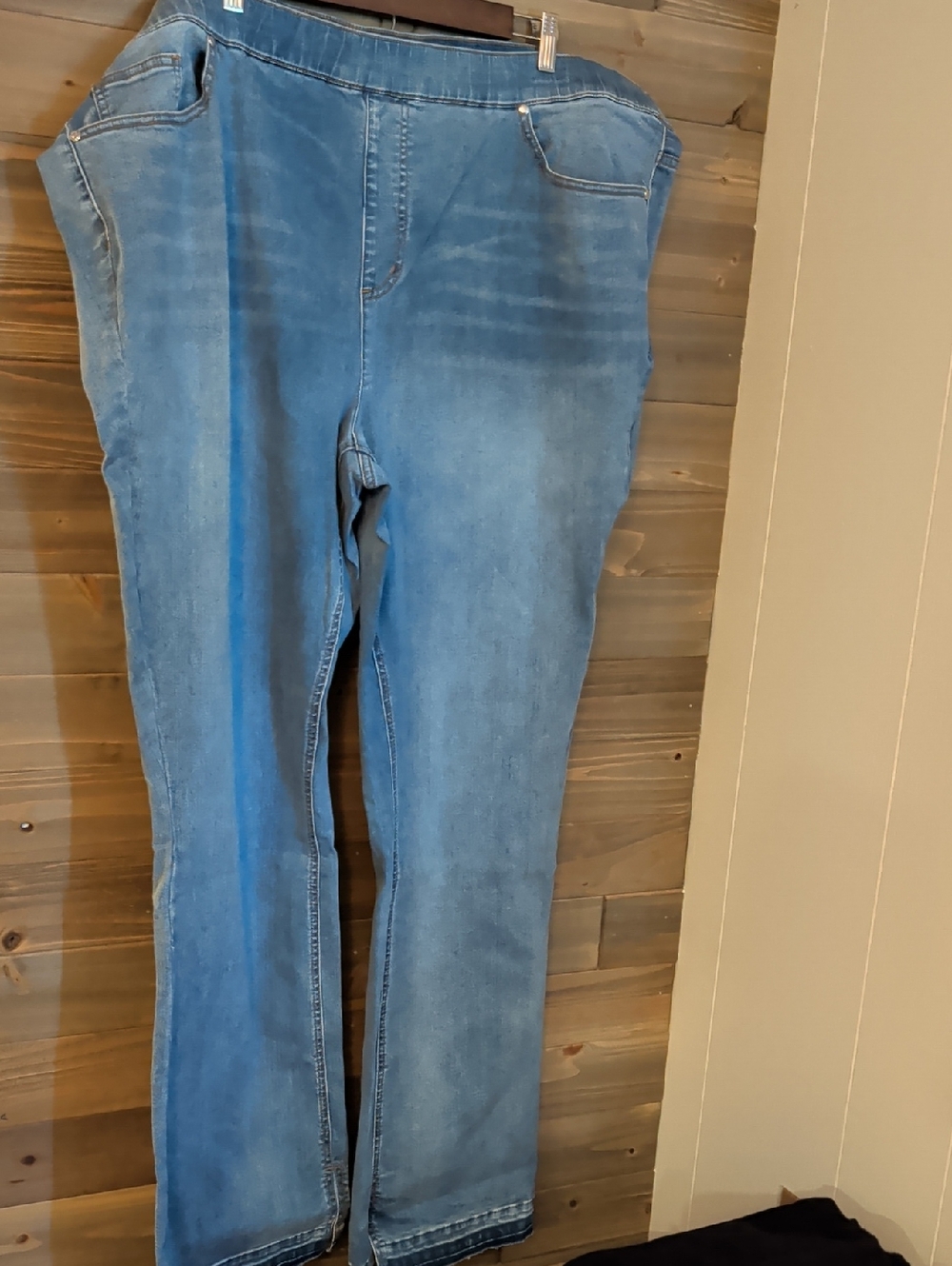Isaac Mizrahi Women's Blue Stretch Jeans -Watch Down Comfortable Everyday Fit